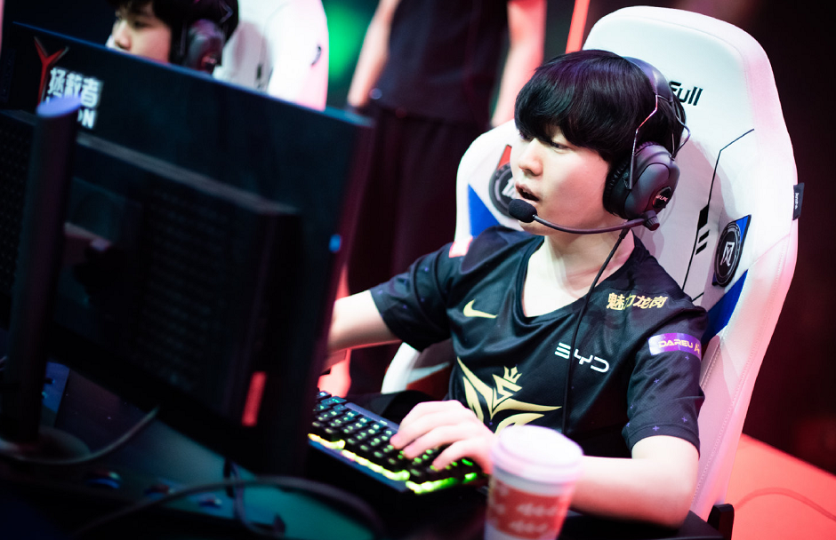 爱游戏-夺冠引爆全场！，Rookie意外战胜DWG比赛高潮迭起的简单介绍