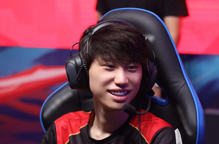 爱游戏-包含Doinb在曼联比赛中夺冠，大比分获胜引发热议！气势如虹延续的词条