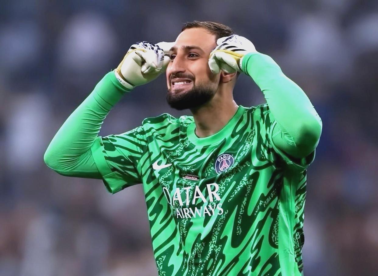 包含荷甲转会期走向成谜；马赛绝杀压哨；底气十足；临场指挥获称赞的词条